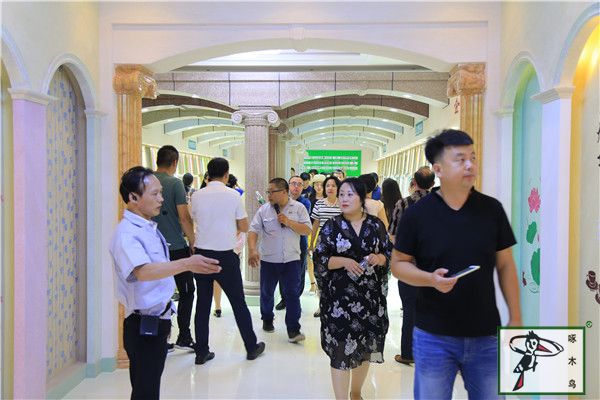 啄木鸟漆业集团 玉石漆 代理商  加盟商