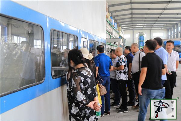 啄木鸟漆业集团 玉石漆 代理商  加盟商