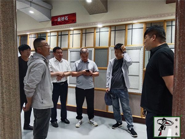 啄木鸟漆业集团 水包水 水包砂 保涂料  涂料品牌
