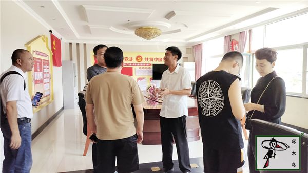 啄木鸟漆业集团 水包水 水包砂 保涂料  涂料品牌