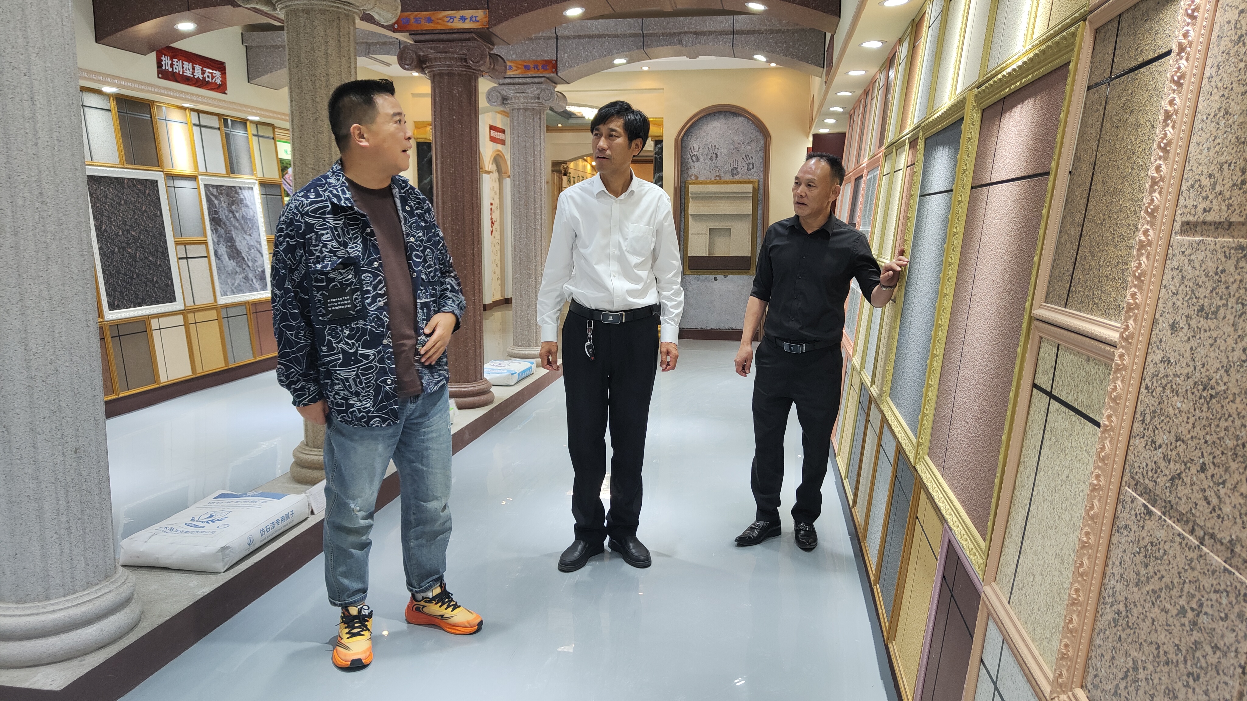 辽宁啄木鸟漆业集团  软瓷 